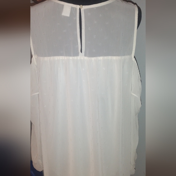 Old Navy Sheer Blouse - Picture 2 of 4